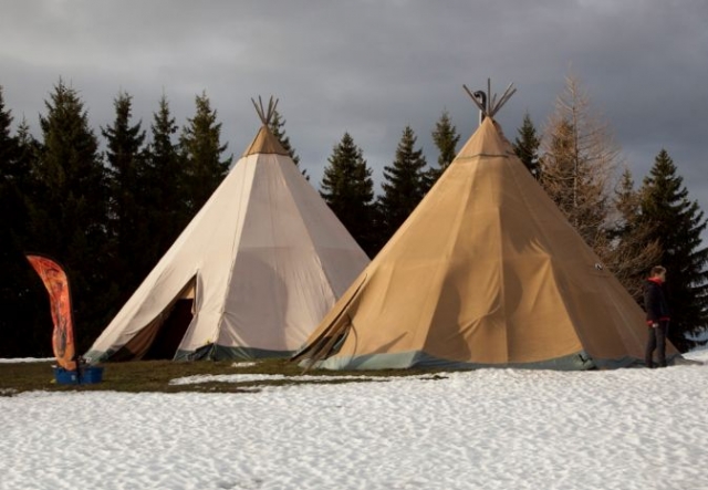  Takamaka teepees